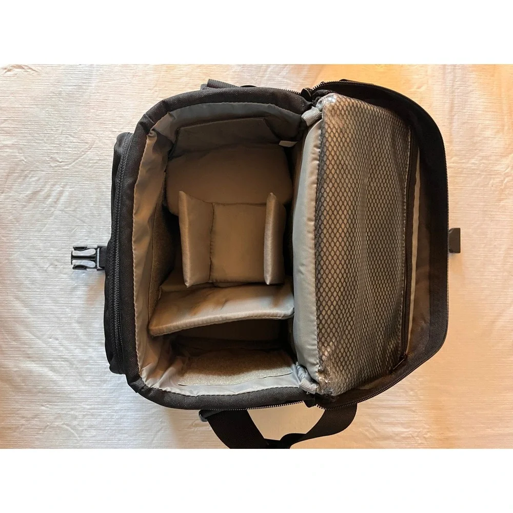 Lowepro Nova 3 Camera Bag Black Gray Padded Shoulder Bag with Dividers
